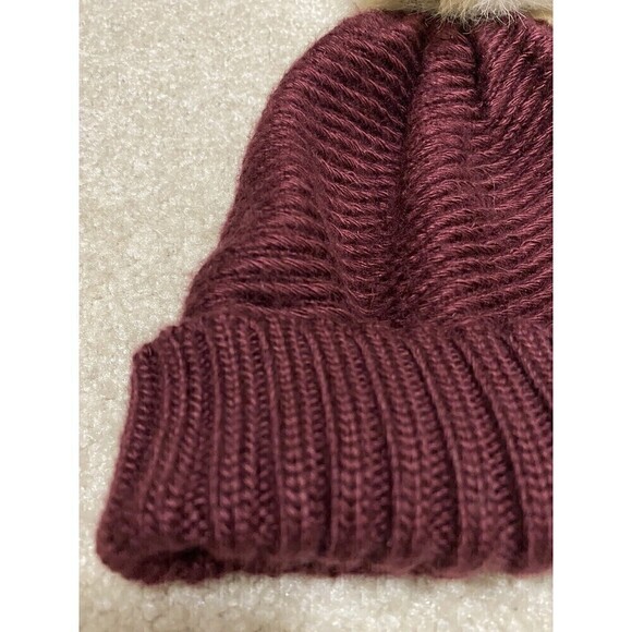 BCBG Generation Womens Burgundy Beanie Knit Hat Cap Pom Pom Faux Fur One Size - Picture 3 of 9